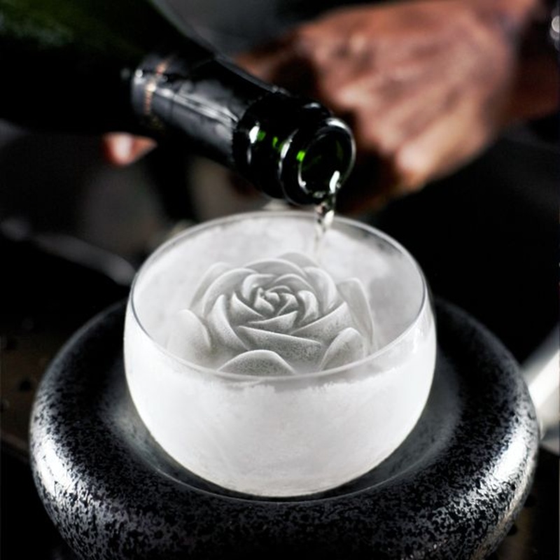 Bar Dali awards and recognition - Pinnacle Guide 1 PIN